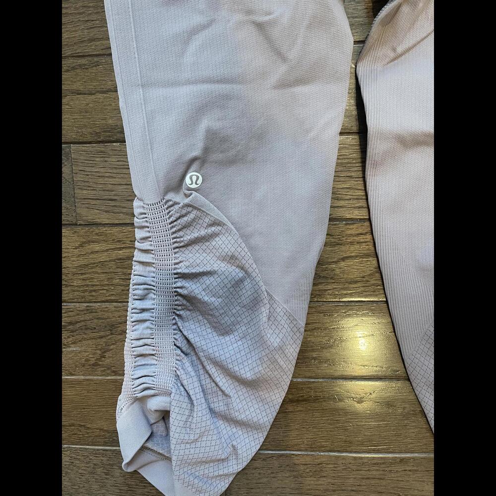 Lululemon. X Taryn Toomey seamless crop leggings small - Picture 2 of 3